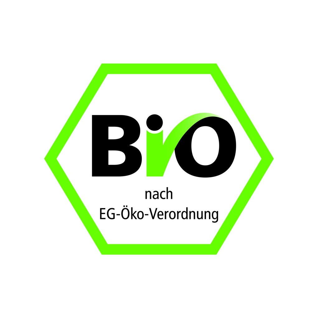Für unsere hausgemachten Produkte verwenden wir ausschließlich Bio-Milch und Bio-Ei. Je nach Angebot und Saison verwenden wir weitere Bio-Zutaten. Bio-zertifiziert sind wir durch die Kontrollstelle DE-ÖKO-013.
